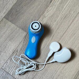 Blue Clarisonic Mia Sonic Cleansing Brush With Charger